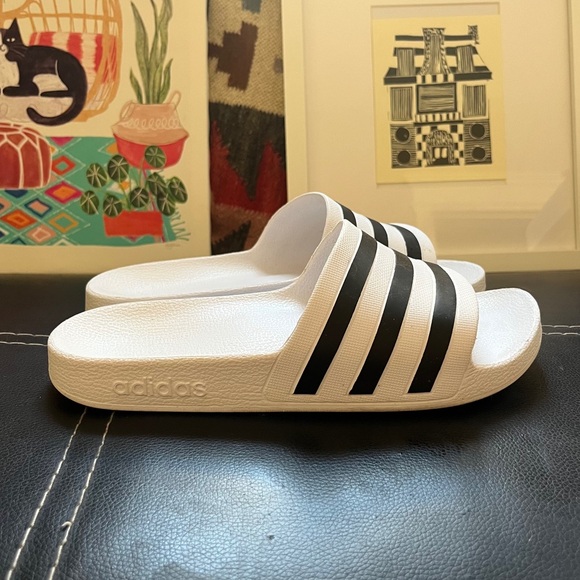 (men’s) adidas • white & black open toe pool flip flops - Picture 6 of 16